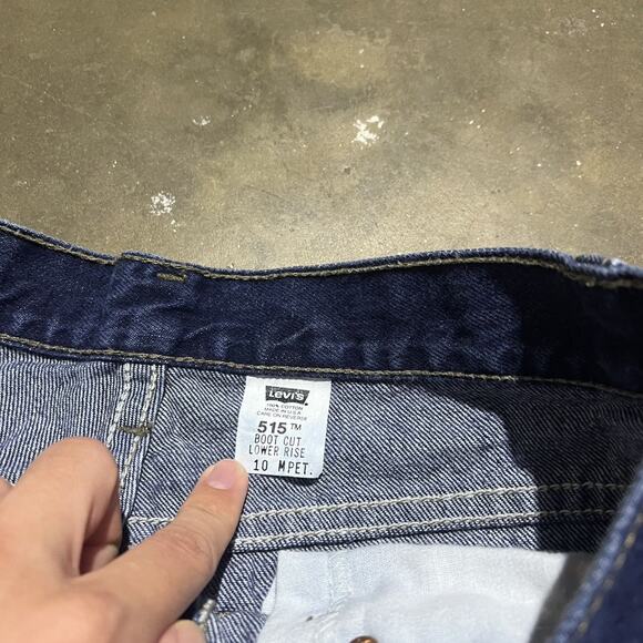 Vintage 90s Levi's 515 Dark Wash Low Rise Bootcut Jean 30x28 - Picture 4 of 4